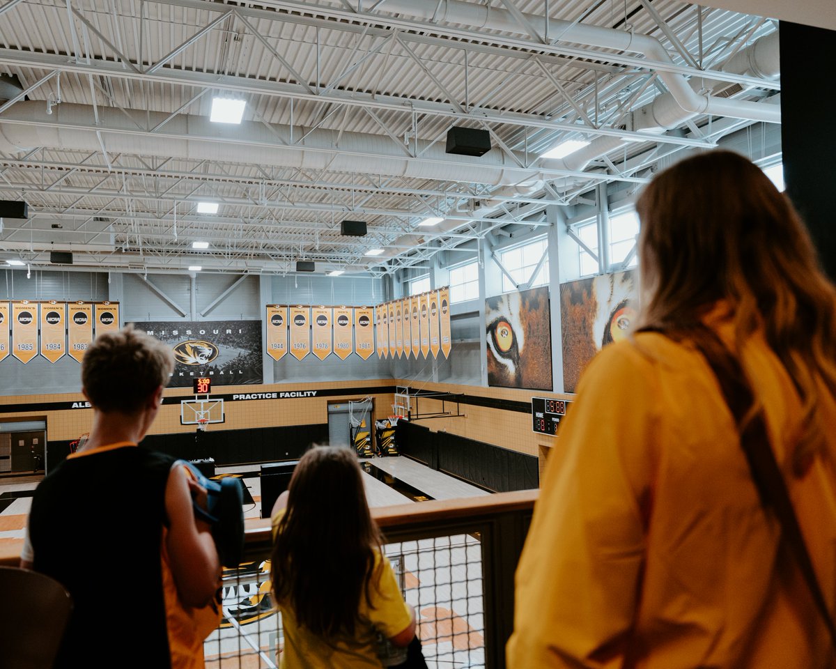 Mizzou Basketball (@mizzouwbb) on Twitter photo You're invited ✉️
Help us welcome <a href="/KellieHarper/">Kellie Harper</a> at 11 a.m. on Monday in the Mizzou Arena practice gym! 🐯
Event details → mutigers.com/welcomeKH You're invited ✉️
Help us welcome <a href="/KellieHarper/">Kellie Harper</a> at 11 a.m. on Monday in the Mizzou Arena practice gym! 🐯
Event details → mutigers.com/welcomeKH