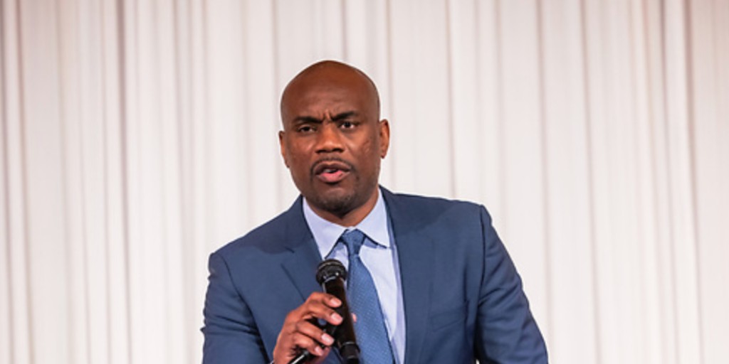 Thank you to Thomas Zbikowski, Robbie Gould, and Awvee Storey for showing up and sharing their journeys at Evening for the Good 2025. Each of them brought a unique perspective on leadership, growth, and staying true to your purpose. ☘️