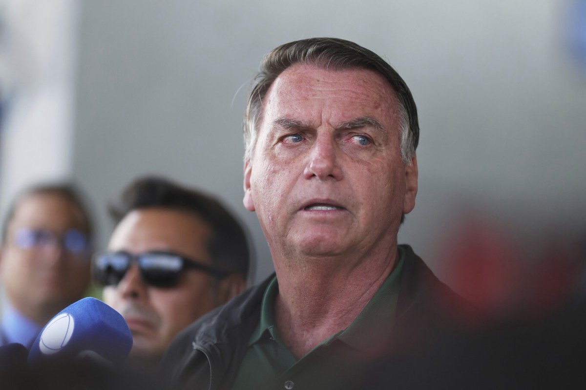Mauricio Savarese (@msavarese) on Twitter photo Brazil Supreme Court panel orders ex-President Bolsonaro to stand trial over alleged coup plan. By <a href="/EleonoreHghs/">Eléonore Hughes</a> for <a href="/AP/">The Associated Press</a>. apnews.com/article/brazil… Brazil Supreme Court panel orders ex-President Bolsonaro to stand trial over alleged coup plan. By <a href="/EleonoreHghs/">Eléonore Hughes</a> for <a href="/AP/">The Associated Press</a>. apnews.com/article/brazil…