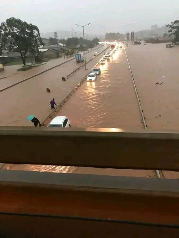 5 Dead as Rain Pounds Kampala, Disrupts Traffic - #ChimpReportsNews
chimpreports.com/5-dead-as-rain…