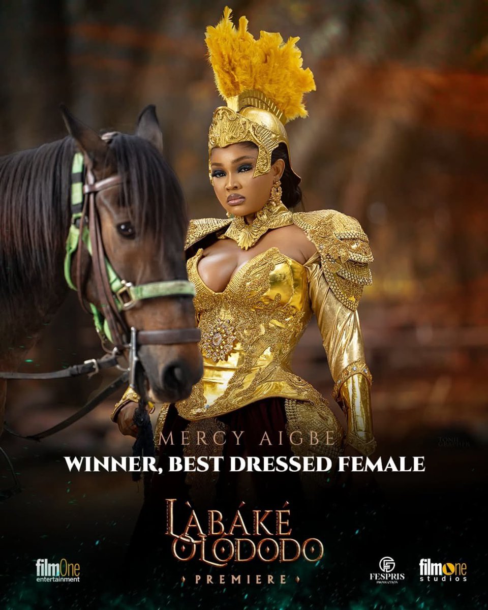 partyjolloftv's tweet image. 🟠🔥 @realmercyaigbe won the Award for Best Dressed Female at the Labake Olododo, The Warrior Lord movie premiere. 🎉

#partyjollofafrica #nollywood #labakeolododo
