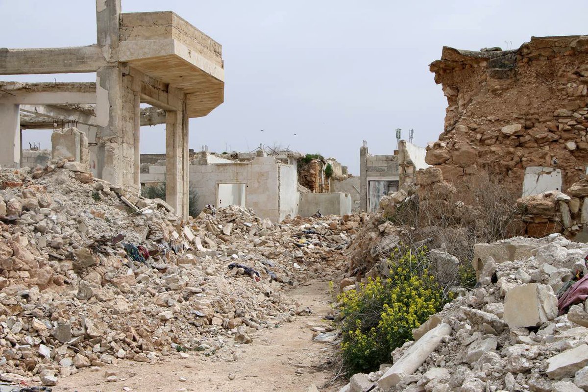 SANAEnOfficial's tweet photo. #Footage shows the extent of the #destruction in the city of Maar Shorin, southern Idleb countryside as a result of the #deposed regime's bombing.
https://t.co/AszTcQVq6R https://t.co/d569IEqrFB
