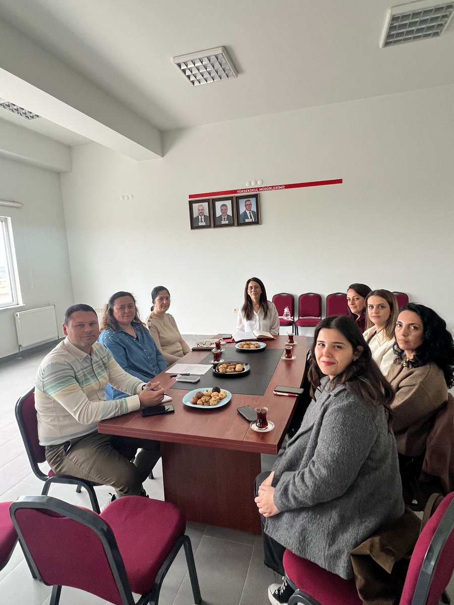 kesansyo's tweet photo. Yüksekokulumuz öncülüğünde 12-16 Mayıs tarihleri arasında kutlanacak olan Hemşirelik Haftası planlamalarına ilişkin  ilk oturum Keşan İlçe Sağlık Müdürlüğü, Keşan Devlet Hastanesi ve Özel Keşan Hastanesi sorumlu personelleri ile gerçekleştirildi.

https://t.co/JUdygj7i7T https://t.co/gbMeDA4XPo