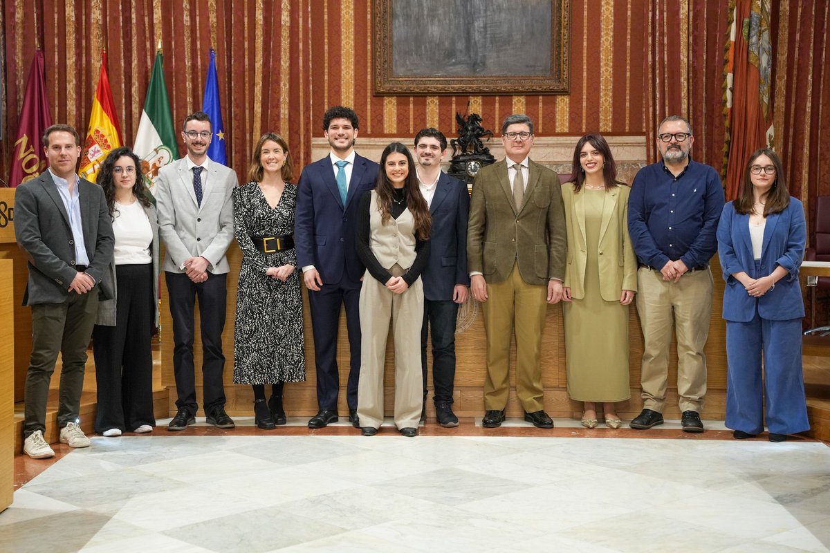 Hemos reconocido a los jóvenes investigadores de Sevilla con el galardón del XII Premio Joven a la Cultura Científica. 🔬⚗️🧬

Los premiados representan el ingenio, la dedicación y la pasión por el conocimiento. Son mentes brillantes que contribuyen al avance de nuestra sociedad.