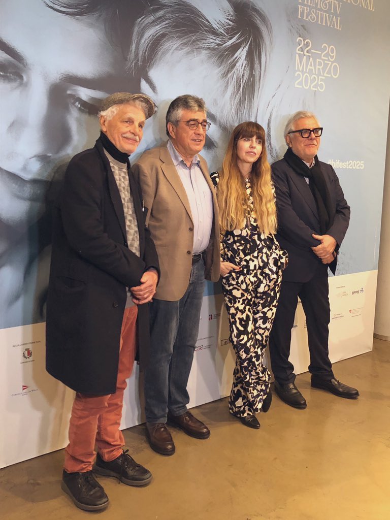 bifest_official's tweet photo. Al #Bifest2025 si celebrano i 20 anni di “Romanzo criminale”, film realizzato da Michele Placido tratto dal libro omonimo di Giancarlo De Cataldo.
#bifest https://t.co/Yj9hJbbf9e