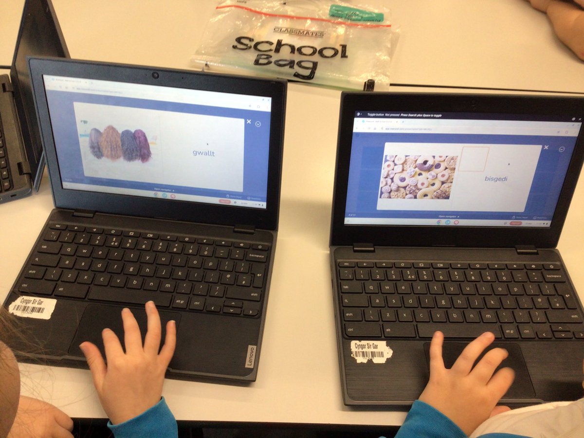 BPortPrimary's tweet photo. Lots of excitement in Year 3 using Neapod  during our Welsh lesson this morning !🤩🏴󠁧󠁢󠁷󠁬󠁳󠁿 #cymraeg #DCF #dysgucymraeg #fun #nearpod https://t.co/fIgnF0FXfI