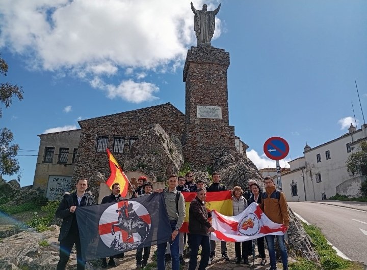 FTraditionis's tweet photo. El pasado domingo tuvo lugar la segunda peregrinación al Santuario de N.S. de la Montaña de Cáceres. https://t.co/762gpyt2SW