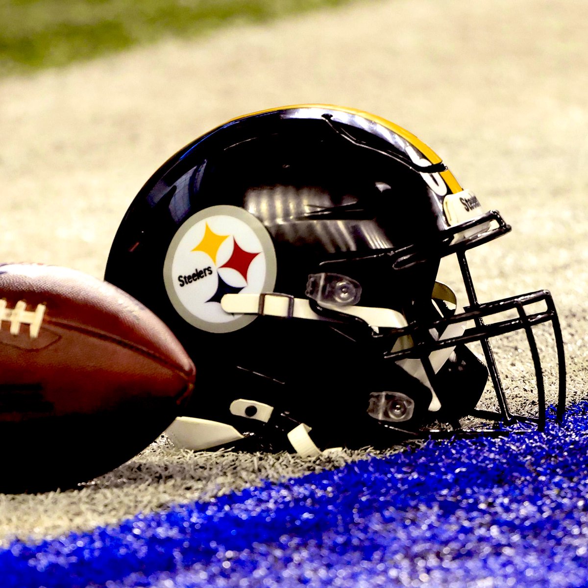 The #Steelers are currently projected to receive four compensatory picks next year for losing free agents this offseason:

— Round 3: Dan Moore Jr.
— Round 4: Justin Fields
— Round 5: Russell Wilson
— Round 6: James Daniels