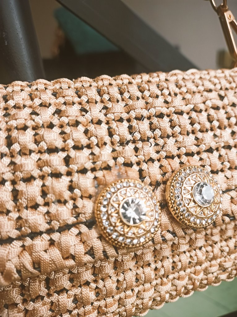 LittleCatYarn's tweet image. My Gold bag ..only for you ..a special person🧡
vinted.it/items/60370887…
#handmadebag  #crochetbag #luxurybag #lifestyle