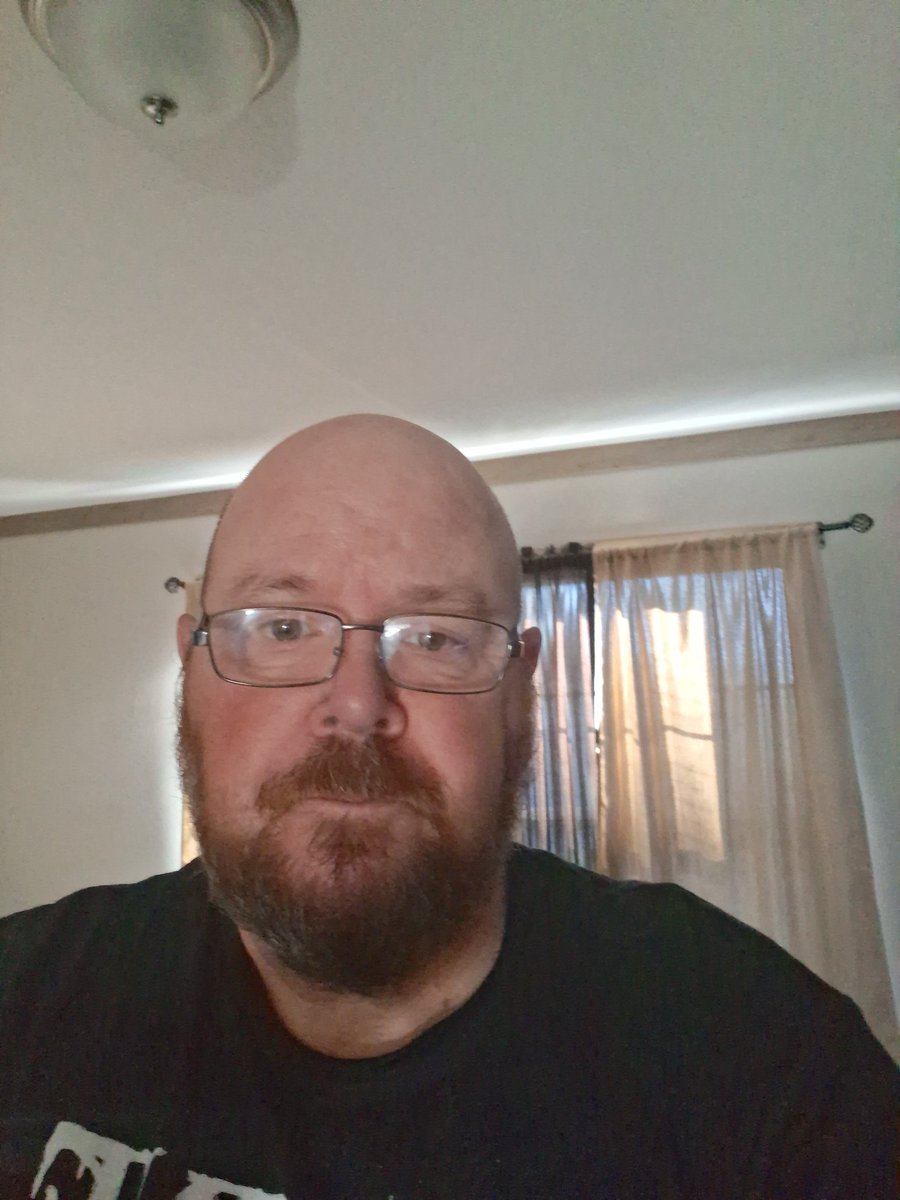 RaglePatri68896's tweet photo. OK, no more videos, I'm not hay and do not want gay scolisatation, I posted the video saying "ta da" and got about 300 gay men offering sex,  I'm straight, and would rather be women over 35 who are not looking for free money. https://t.co/TLwYiSGmsd