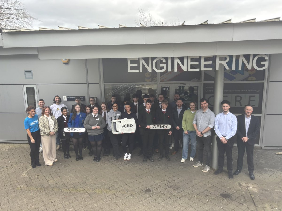 StMarysDerryTD's tweet image. What an amazing day @UlsterUni with @GEMXNW for our #MakeMe #STEMgirls on site.