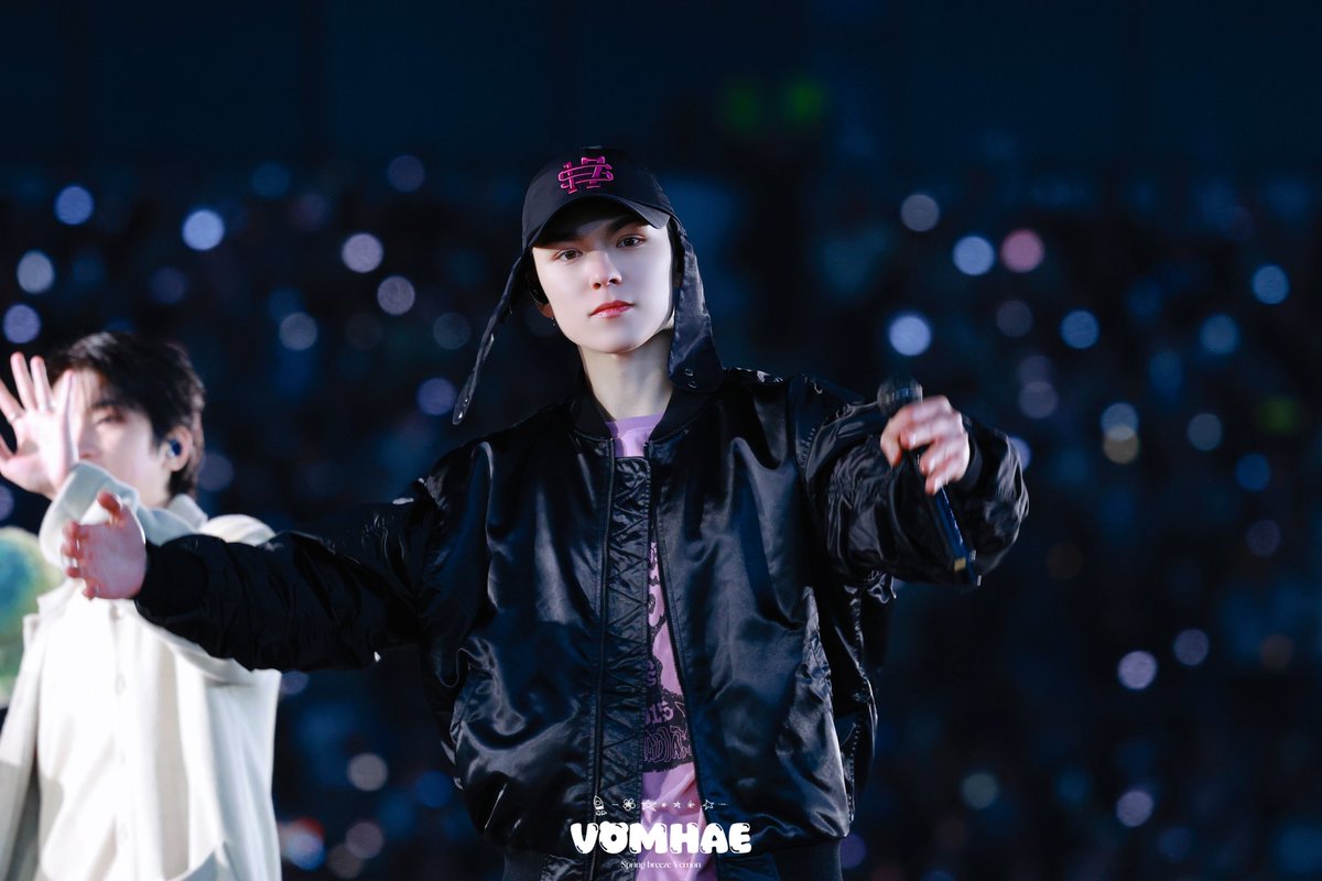 Sunshine_HVC's tweet photo. 250321 CARATLAND DAY2

듀아아 한솔이 안아🫂🤍

#버논 #VERNON #최한솔 #バーノン　 
#세븐틴 #SEVENTEEN https://t.co/Hix9TzWHbs