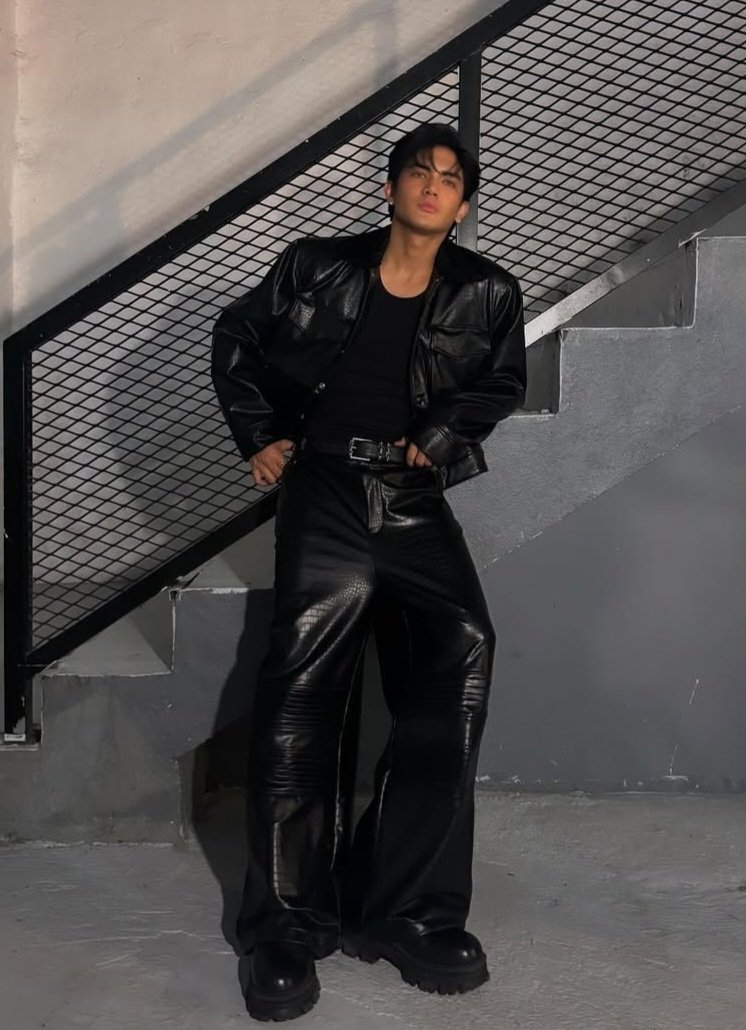 black on black on black on black on black 

GIMME3X MV OUT NOW