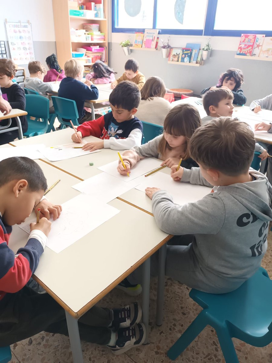 CEM1931's tweet photo. |PRIMÀRIA|
L’alumnat de 1r de #Primària ja comença a preparar els seus dissenys per al concurs de cartell de la Milla Urbana del CEM!
#somcem #escola #aprenentatge #educacio #millaurbana #concurscartell #molletdelvalles https://t.co/t1gnzd9syx
