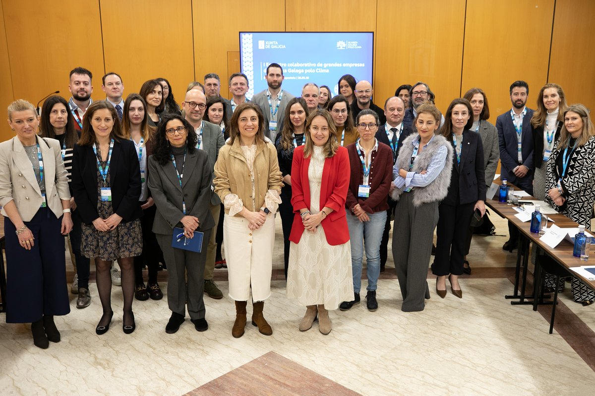 🤝🏻 <a href="/Anxeles_Vazquez/">Ánxeles Vázquez</a> participou hoxe en Santiago na clausura do I Encontro de grandes empresas da 'Alianza Galega polo Clima'

🗣 A conselleira animou ás corporacións a exercer de tractoras na realización de accións fronte ao cambio climático

🔗 xunta.gal/notas-de-prens…