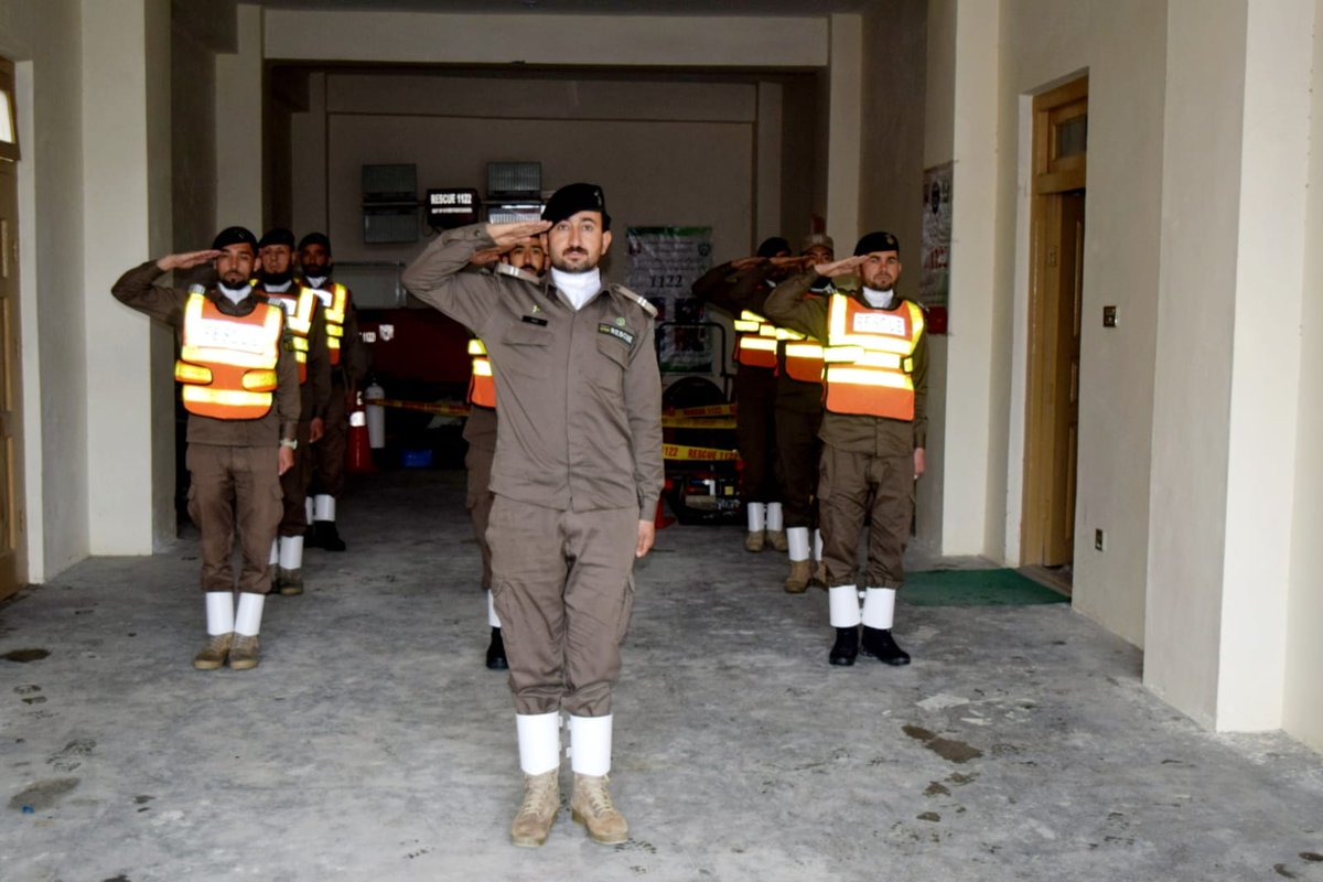 1122Lower's tweet photo. @KPRescue1122

*لوئرچترال دنین میں نئے تعمیر ہونے والے ریسکیو1122 کے ہیڈ آفس کی افتتاحی تقریب*
لوئر چترال دنین میں نئے تعمیر ہونے والے ریسکیو1122 کے ہیڈآفس کے افتتاحی تقریب میں ممبر صوبائی اسمبلی لوئر چترال فاتح الملک علی ناصر اور ڈپٹی کمشنر لوئر چترال محسن اقبال صاحب نے شرکت کی https://t.co/uaE5BkiMl7