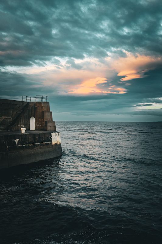 Golden beaches, rugged cliffs, and some of the best dolphin spotting in the UK 🌊 

Whether you're exploring charming seaside villages, uncovering WWII history or simply soaking in those breathtaking views, this coastline has it all.

📌 - Moray Firth Coast
📷 - wilson_snaps