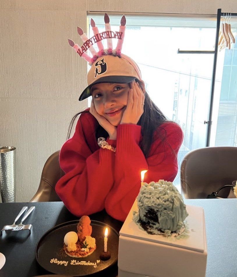 wonderpuiz's tweet photo. Happy Birthday บอสลิซ่าคนเก่ง คนที่เป็นแก้วเป็นแสงของฟคในวัย 28 นี้ขอให้น้องลิดมีความสุขมากๆ ทุกก้าวเดินของน้องลิดจะคอยซับพอร์ต ขอบคุณที่มอบความสุข มอบผลงานที่ดีเสมอออ รักกค้าบบคนเก่ง 🫶🏻💛🎂

OUR ICON LISA DAY 
#28toForeverWithLALISA https://t.co/yERwitcuQx