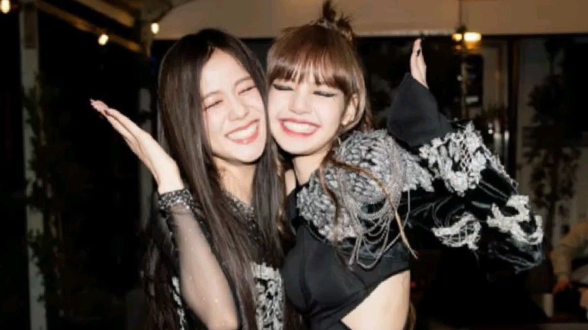 jisoogaIIery's tweet image. Happiest birthday to JISOO’s forever hotpot partner and true to life sister, LISA! Thank you for persistently being by her side every time. Wishing you an amazing and beautiful year full of happiness. We love you! 🤍

#28ToForeverWithLALISA