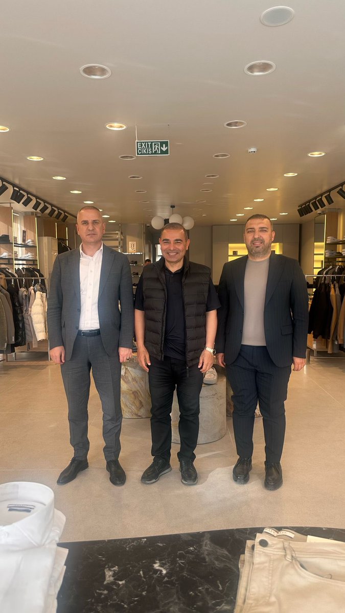 MUSTAFA ZAHİT (@mustafazahit4) on Twitter photo Şanlıurfa'mızda hizmet vermeye başlayan Ramsey ve KİP mağazalarını ziyaret ederek Degerli dostlarım İş İnsanları Sn. Mehmet Yavuz ve Sn. Osman Yüksel’e hayırlı olsun dileklerinde bulunduk.
Şanlıurfa'mıza hayırlı olsun.
<a href="/sanliurfatso/">ŞUTSO</a> <a href="/osmanyksl63/">Osman Yüksel</a> <a href="/m_yavuz63/">Müslüm🌿Yavuz</a> <a href="/myavuz_63/">Mustafa Yavuz</a> Şanlıurfa'mızda hizmet vermeye başlayan Ramsey ve KİP mağazalarını ziyaret ederek Degerli dostlarım İş İnsanları Sn. Mehmet Yavuz ve Sn. Osman Yüksel’e hayırlı olsun dileklerinde bulunduk.
Şanlıurfa'mıza hayırlı olsun.
<a href="/sanliurfatso/">ŞUTSO</a> <a href="/osmanyksl63/">Osman Yüksel</a> <a href="/m_yavuz63/">Müslüm🌿Yavuz</a> <a href="/myavuz_63/">Mustafa Yavuz</a>
