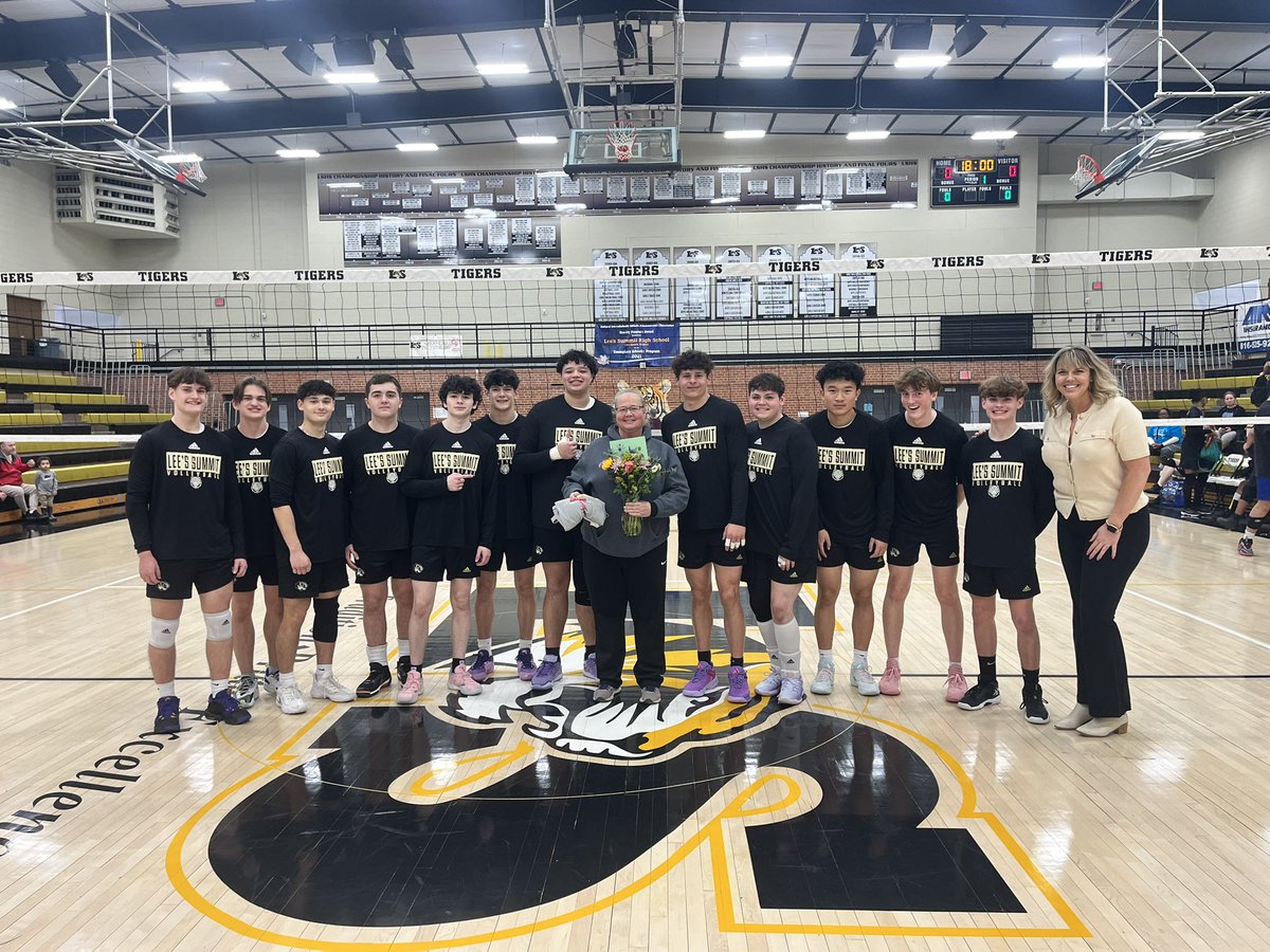 LSHS Volleyball (@lshstigervb) on Twitter photo Boys volleyball was honored to celebrate & recognizing our wonderful trainer last night! Thank you Ms Oswald for keeping us healthy and on the court, field, mat, and track. We appreciate your hard work and dedication to LSHS students and athletics.
<a href="/LSHSAthletics/">LSHS Activities/Athletics</a> Boys volleyball was honored to celebrate & recognizing our wonderful trainer last night! Thank you Ms Oswald for keeping us healthy and on the court, field, mat, and track. We appreciate your hard work and dedication to LSHS students and athletics.
<a href="/LSHSAthletics/">LSHS Activities/Athletics</a>