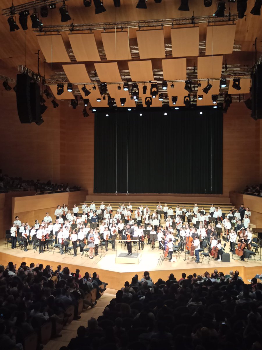 Viaró Global School tweet media