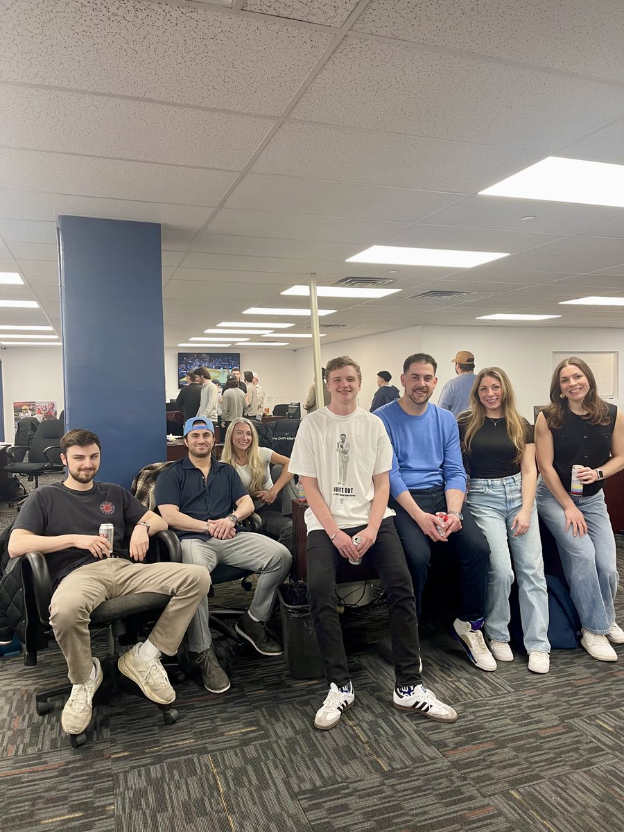 PSP_Sports's tweet photo. Continued March Madness festivities at PSP 🏀🥤
#pspsports https://t.co/03VDTDT8NY