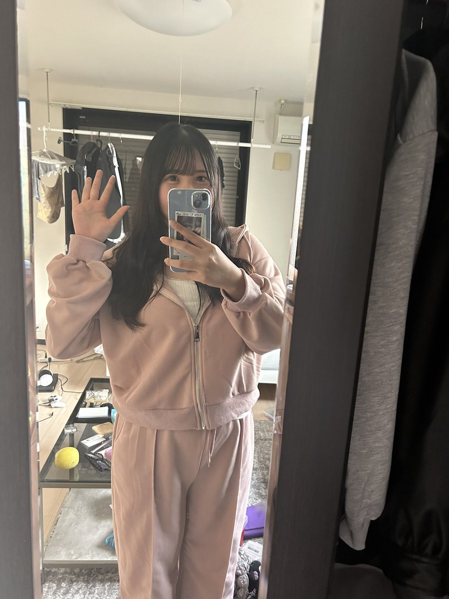 にょん tweet media