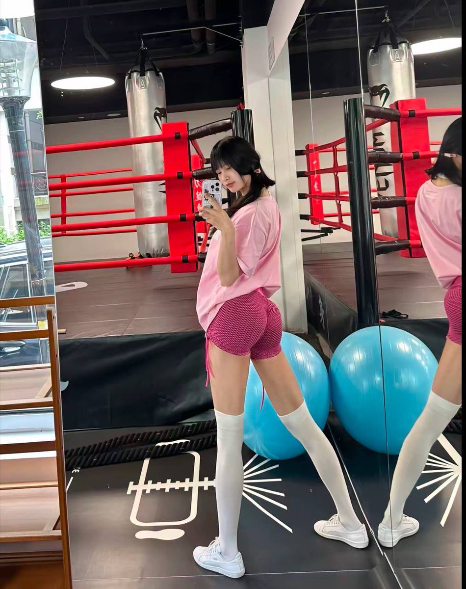 gjj1999tut's tweet photo. 你没我强
#蜜桃臀 #健身女教练 https://t.co/sI0YQaYBZy