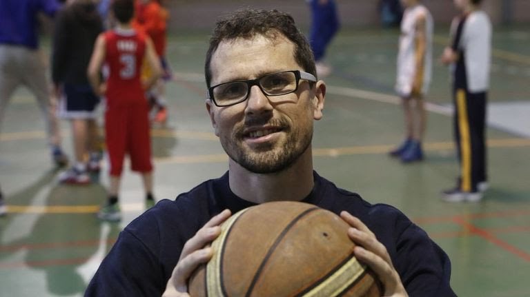 CanteraBosco's tweet photo. Hoy recibirán los 99 premiados la máxima condecoración del Deporte Gallego, nuestro club cuenta con la representación 
de Sonny Vázquez.

El acto será hoy a las 18:30 en el Teatro Principal de Ourense!

¡Enhorabuena por tu trayectoria, @sonnyv5 !👏 https://t.co/svEZjZxWnp