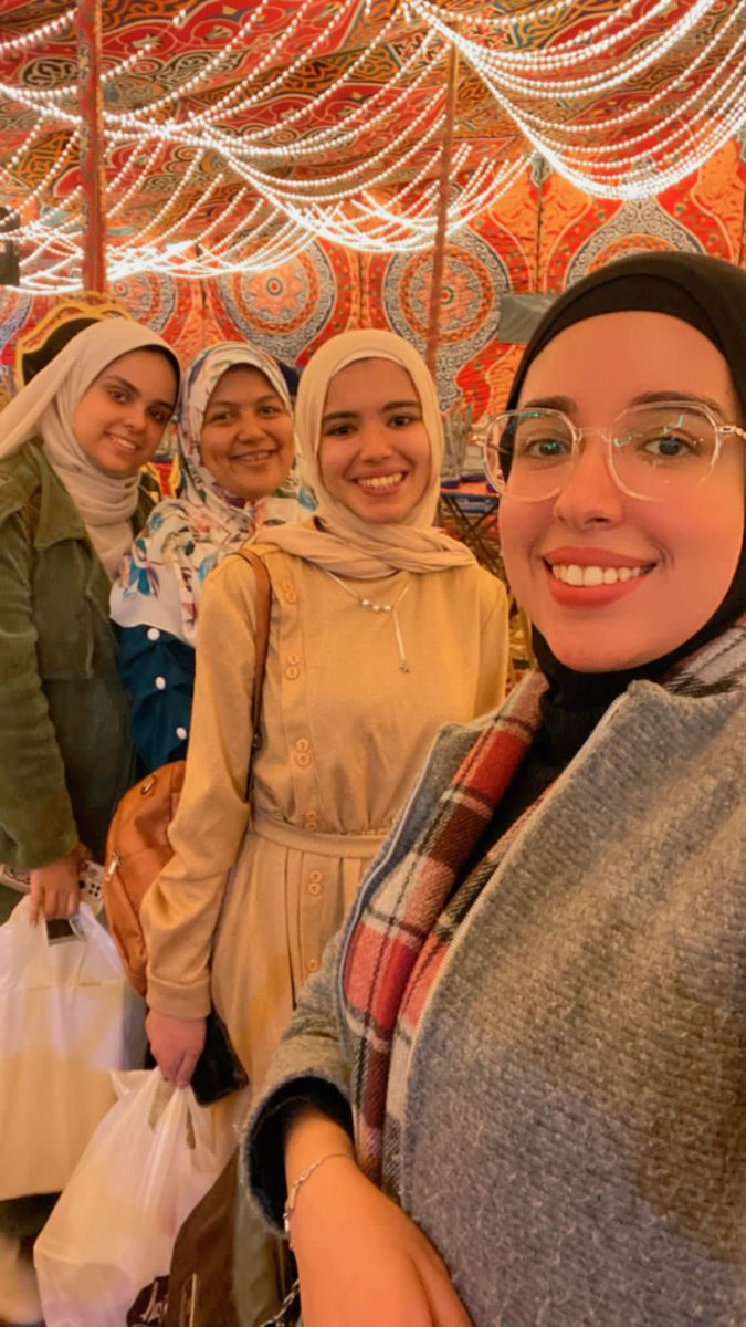 لحظه إدراك أن احنا أخيراً اتفقنا وفطرنا امبارح برا بجد 🥺♥️♥️♥️😘