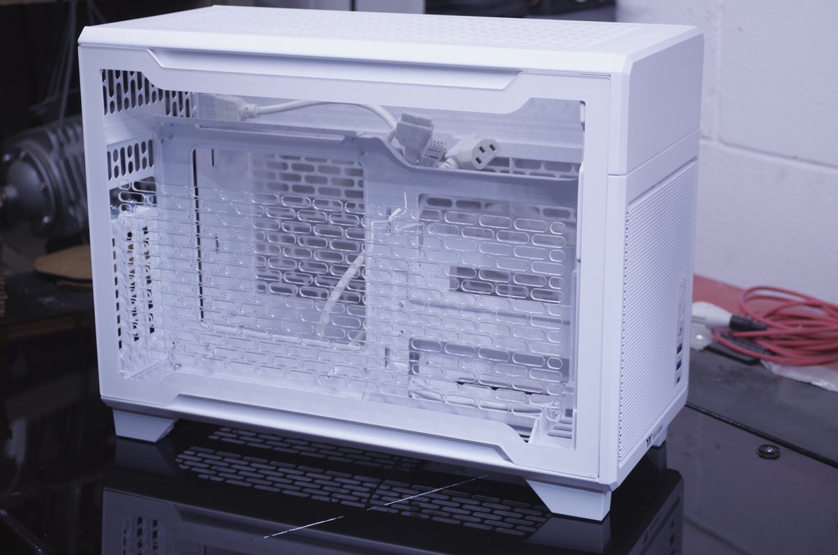 JakefaceCustoms (@jakefacecustoms) on Twitter photo Thermaltake TR100 custom vented side panels available now! They install like the stock panel, no modding required, and work on either side. Multiple designs and colors available! Links in bio or google jakefacecustoms! Thermaltake TR100 custom vented side panels available now! They install like the stock panel, no modding required, and work on either side. Multiple designs and colors available! Links in bio or google jakefacecustoms!
