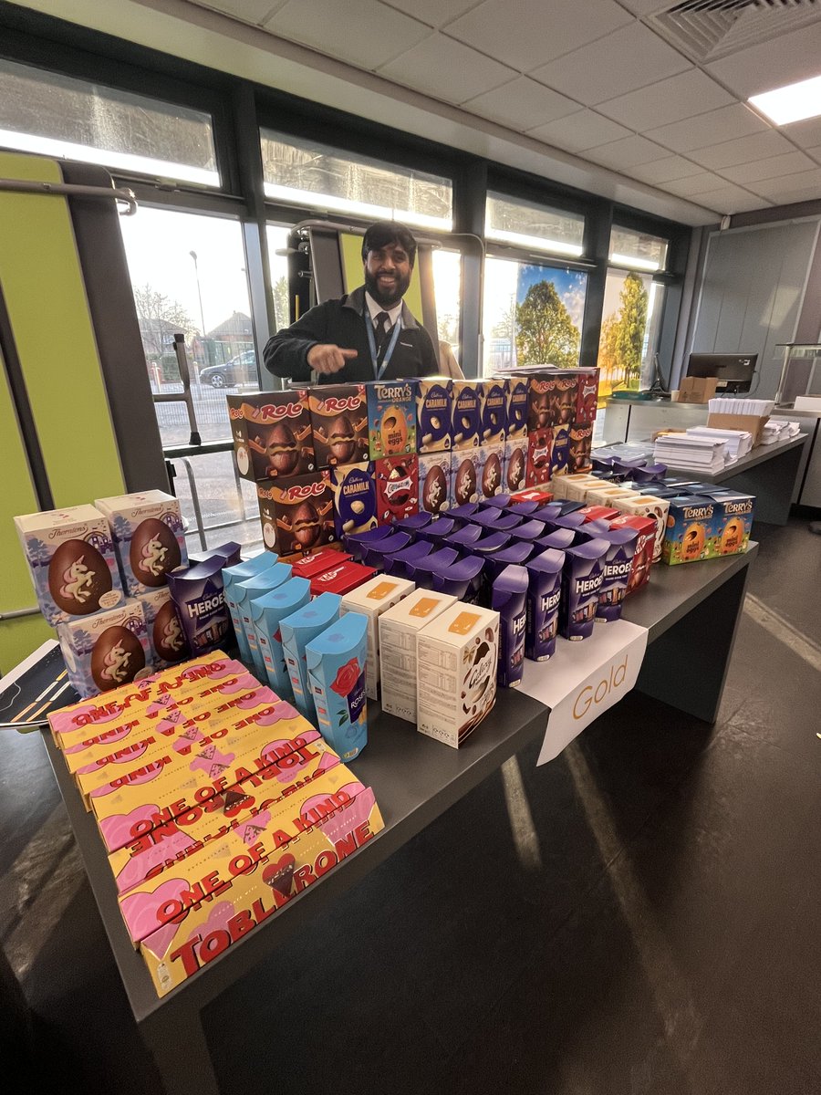 🎉 GCSE Focus Evening Recap!  What an amazing night at the #GCSEFocusEvening! The event featured an inspiring presentation, followed by our #Mock Awards. After the awards, we all came together to enjoy #iftar , with delicious food provided for everyone to share. Thank you!