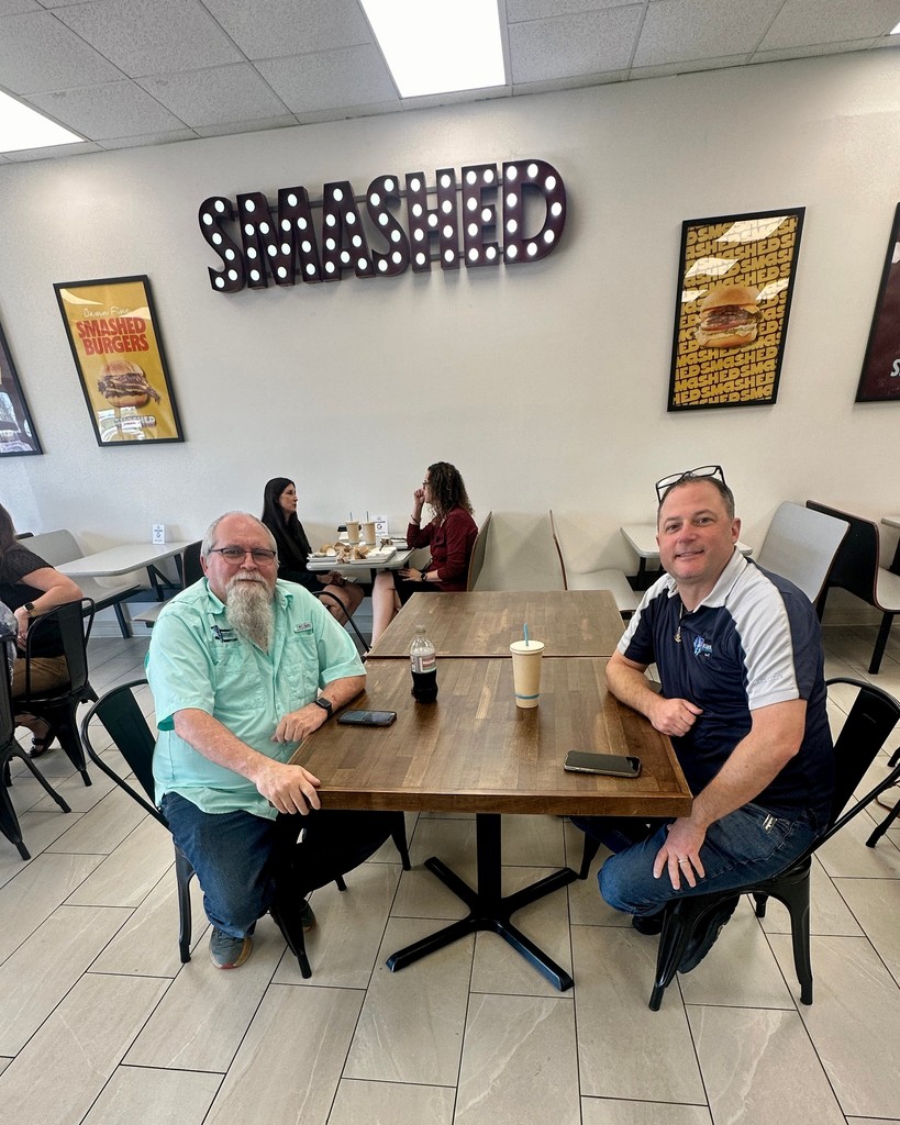 StBChamber's tweet photo. Great food, great connections! 🍔🤝

Yesterday’s Chamber Connections Networking Lunch at SMASHED was a great way to meet new people, share upcoming events, and support a local restaurant! 

Join us for our next one on April 30th, from 11:30 AM - 1:00 PM at Perk’s Café! https://t.co/Z50R5ys7lO