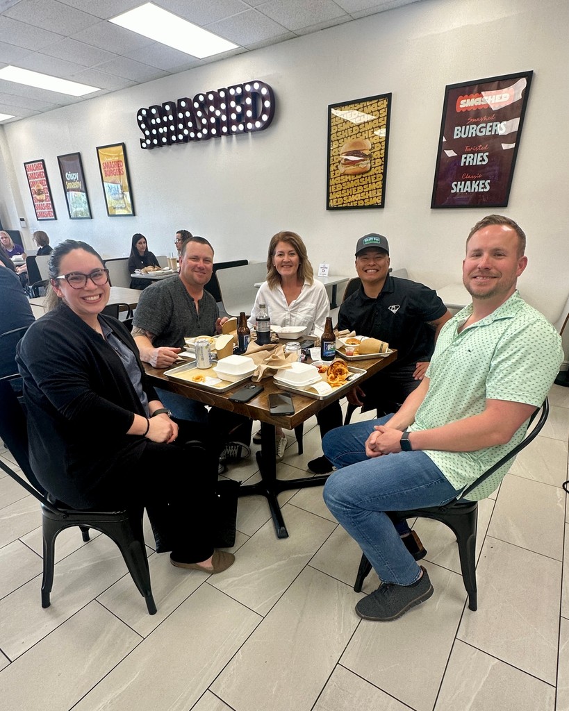 StBChamber's tweet photo. Great food, great connections! 🍔🤝

Yesterday’s Chamber Connections Networking Lunch at SMASHED was a great way to meet new people, share upcoming events, and support a local restaurant! 

Join us for our next one on April 30th, from 11:30 AM - 1:00 PM at Perk’s Café! https://t.co/Z50R5ys7lO