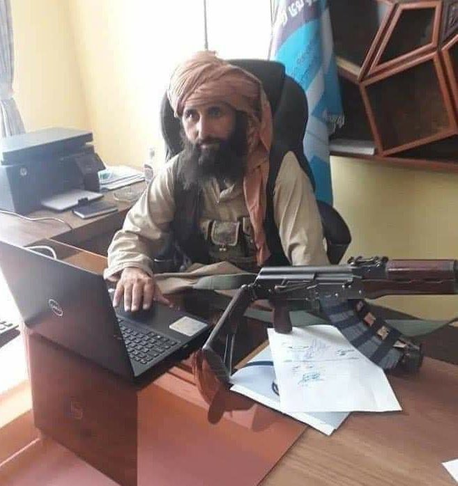 el rector de la udelar laburando hoy