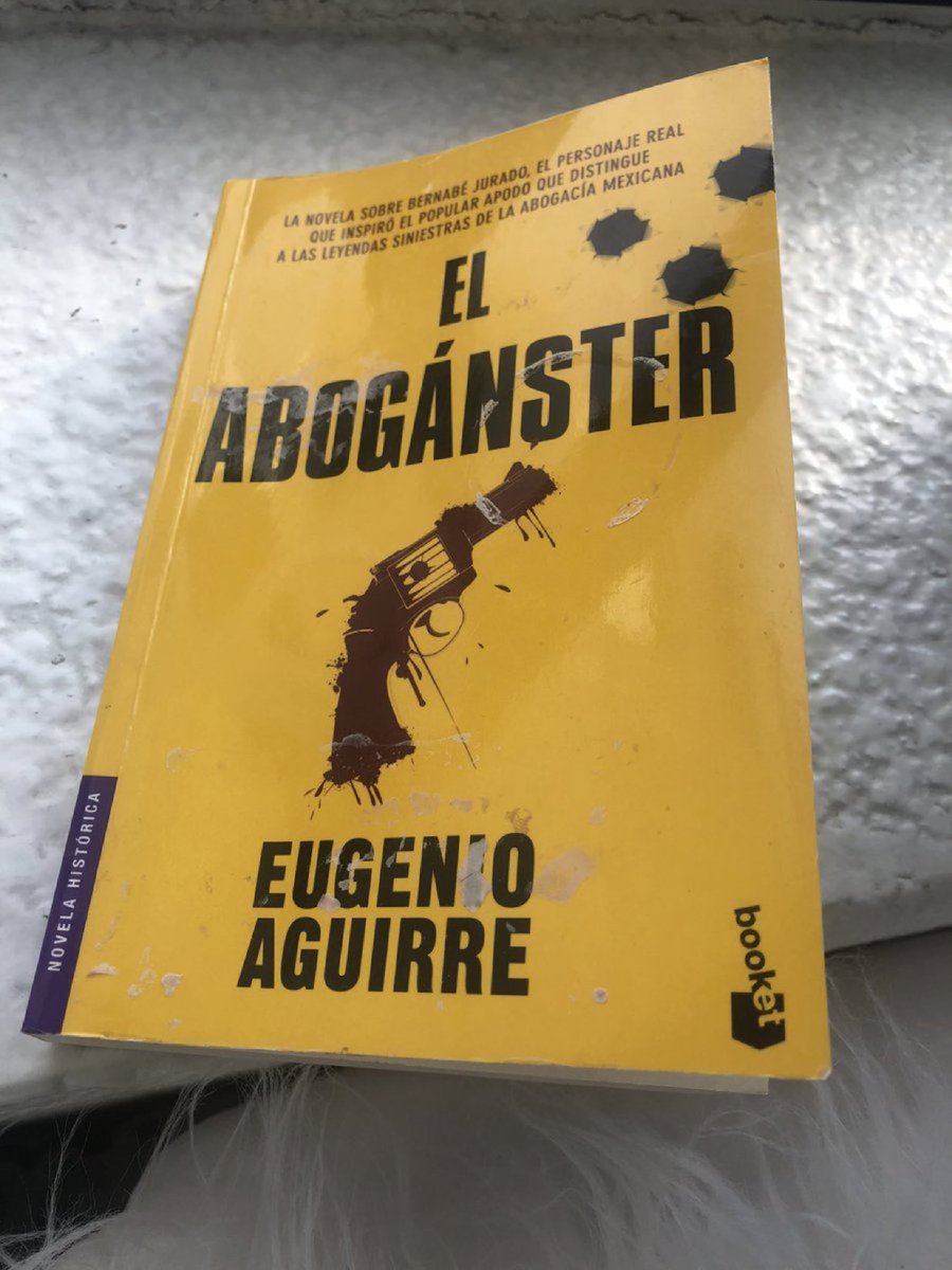gabiciddeleon's tweet photo. “Mis jefes me encomendaron atender muchos juicios ejecutivos mercantiles y más adelante minucias de carácter penal con las que me fui adentrando a la antesala del infierno. Hice muy pronto una especialización en patología que afecta a los abogados primerizos llamada embarguitis” https://t.co/yE45nGQPRA