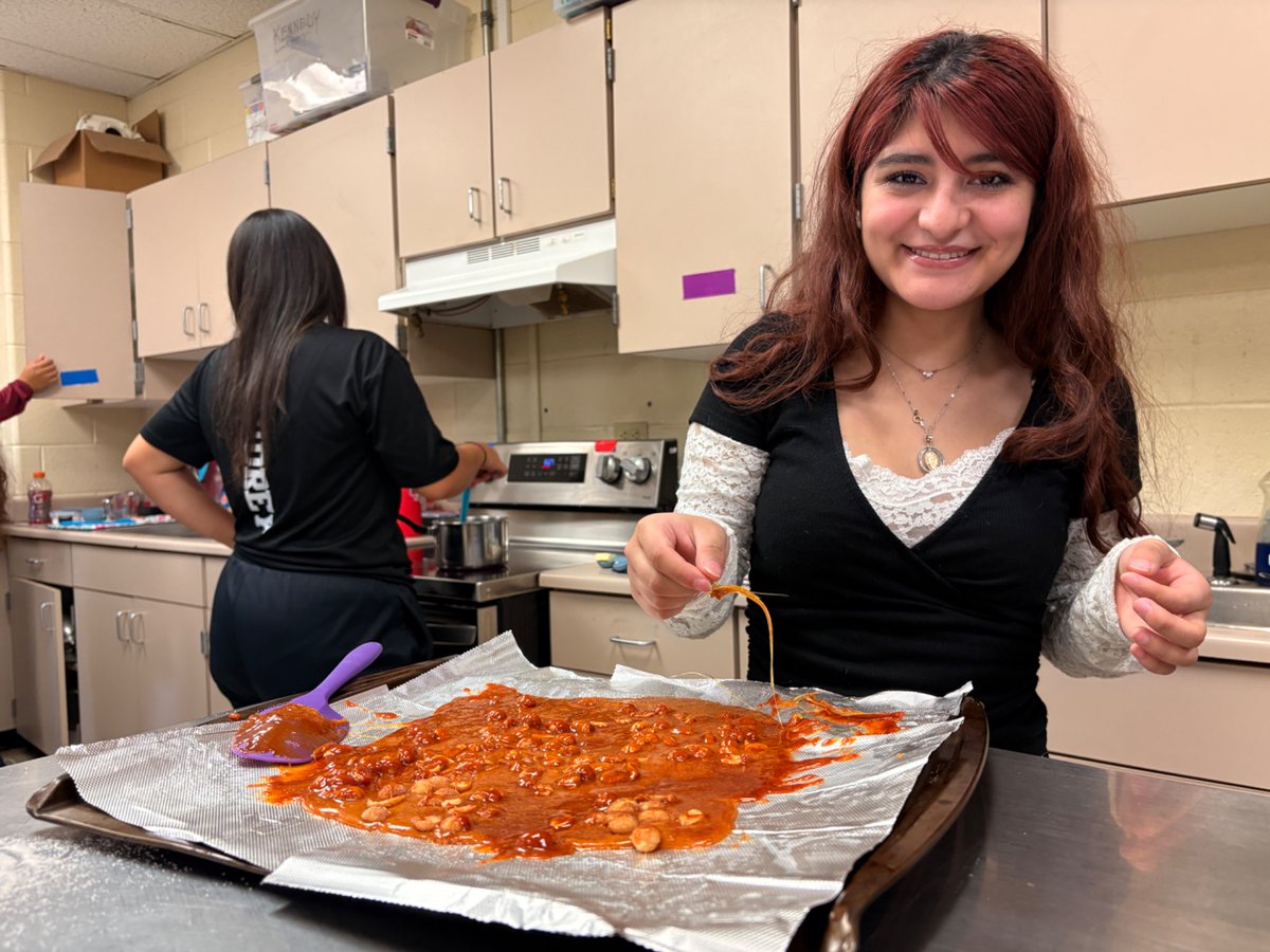 CTELFCISD's tweet image. Students in Food Science explore the concepts of crystallization and caramelization via the making of peanut brittle.