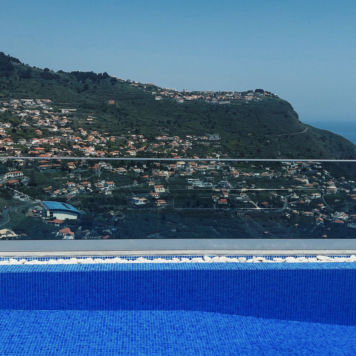 Good morning everyone 😎

Drop your $SOL wallet + RT