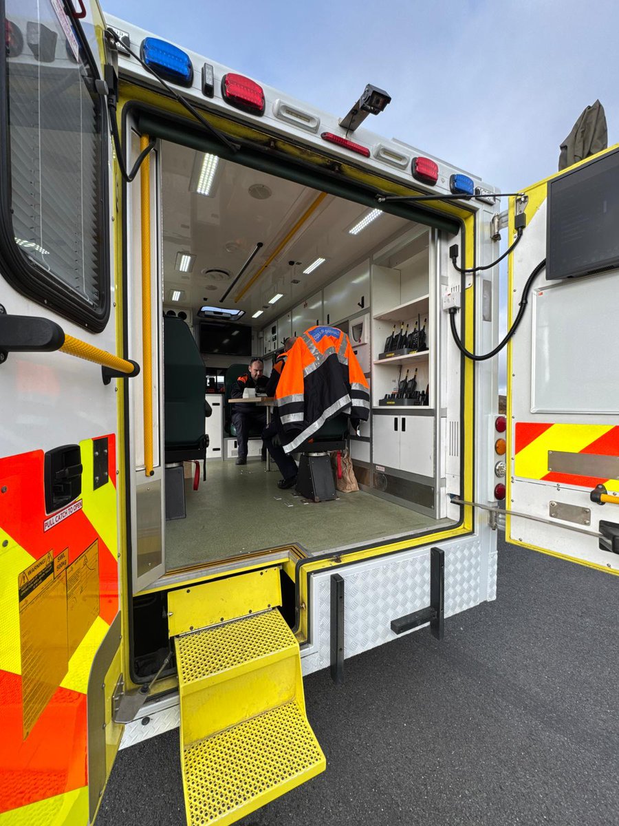 Civil Defence IRL (@civildefenceirl) on Twitter photo Using Civil Defence situational awareness software and resilient Digital UHF radio communications to maintain flight safety in coordination with our @irishaircorps and <a href="/defenceforces/">Ăglaigh na hĂireann</a> colleagues. Civil Defence also employing drones & welfare services. Using Civil Defence situational awareness software and resilient Digital UHF radio communications to maintain flight safety in coordination with our @irishaircorps and <a href="/defenceforces/">Ăglaigh na hĂireann</a> colleagues. Civil Defence also employing drones & welfare services.
