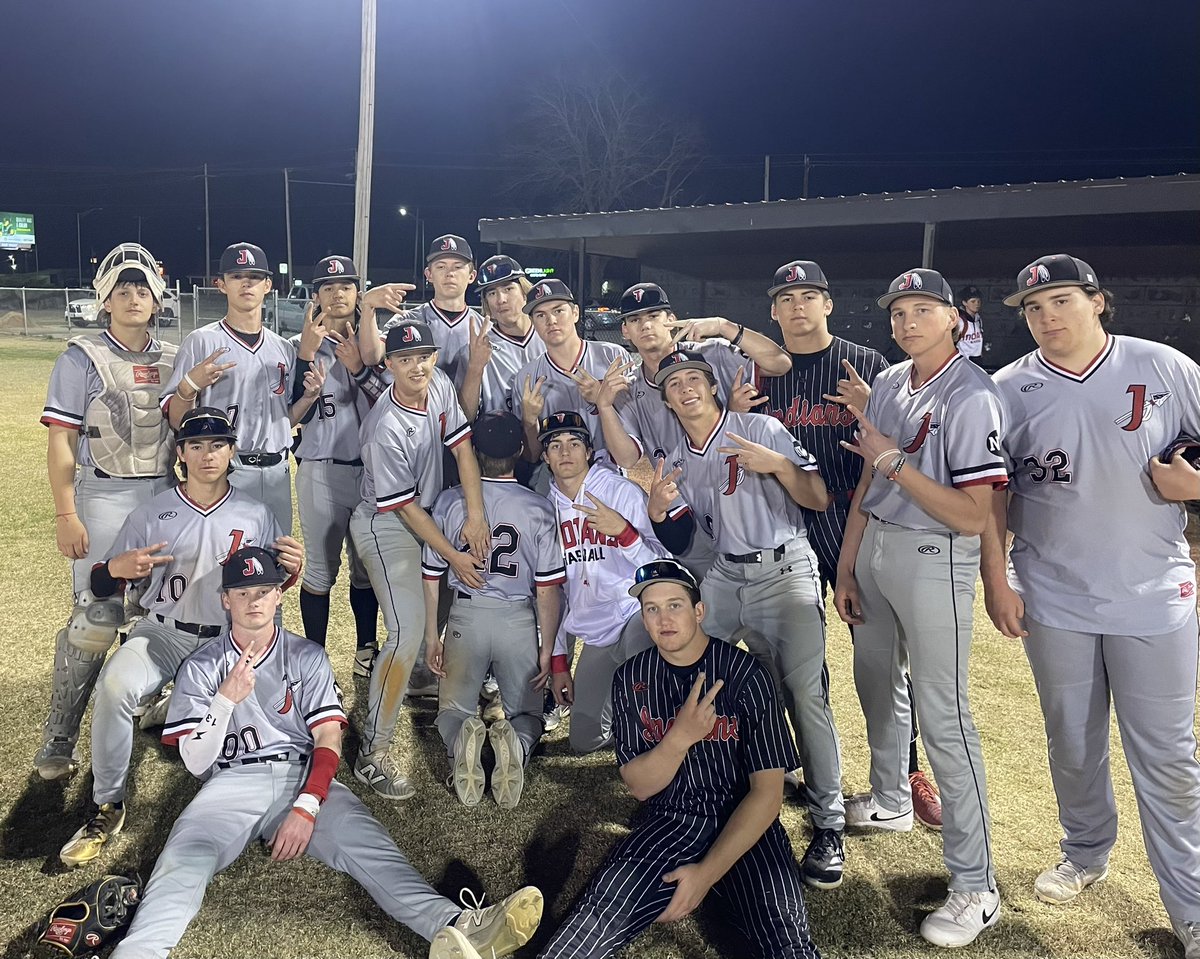 JV Indians ended the evening with their 2nd W on the season over Sikeston 20-1. 

Highlighted players:
<a href="/KlaytenHengst1/">Klayten Hengst</a> 3 for 3, 2R, 2RBI, 2 SB
<a href="/EliKernan27/">Eli Kernan</a> 3 for 5, 3R, 2RBI, SB
Nolan Bartels 3.0 IP, 2H, 1R, 4K
<a href="/NolanAdkisson/">Nolan Adkisson</a> 1.0 IP, 1H, 2K

#RollTr1be 
#CDE

Next game will be