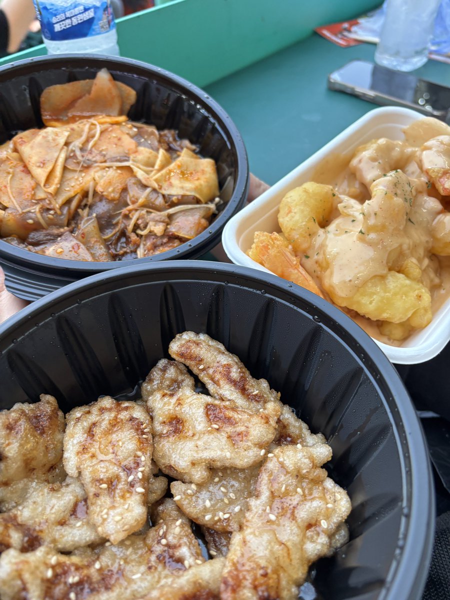 진짜 꿀조합 추천합니다
스테이션 크새에 마라샹궈 시켜드세요. 
두번 말 안합니다