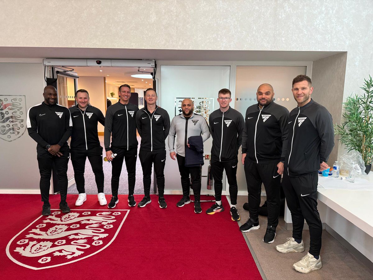 IrfanKawri's tweet photo. Last few months we have had Training Camps for our Player to Match Official Group a partnership between @FA_PGMOL @PFA part of the @premierleague ERDP. Back in Feb the group officiated at a PL tournament at SGP. Last week we had a camp at Warwick, lads officiated a game ⚽️ https://t.co/IDIYK09MG6