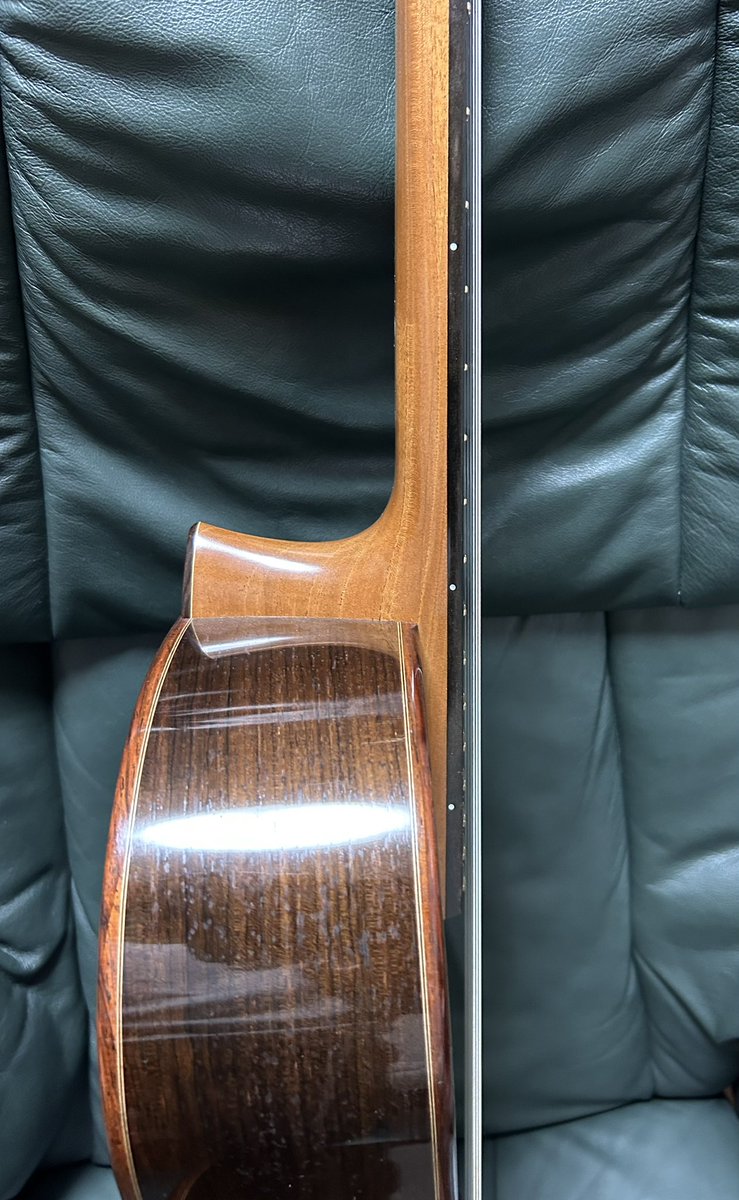 JGuitarist7's tweet photo. MNG
Sergei de Jonge Classic
Raised Finger Board 2019
松、ハカランダ

この半年でOgino Guitars以外、全てメンツが変わった。本数も断捨離中😎
#sergeidejonge
#oginoguitars https://t.co/gKuIzAbLm9