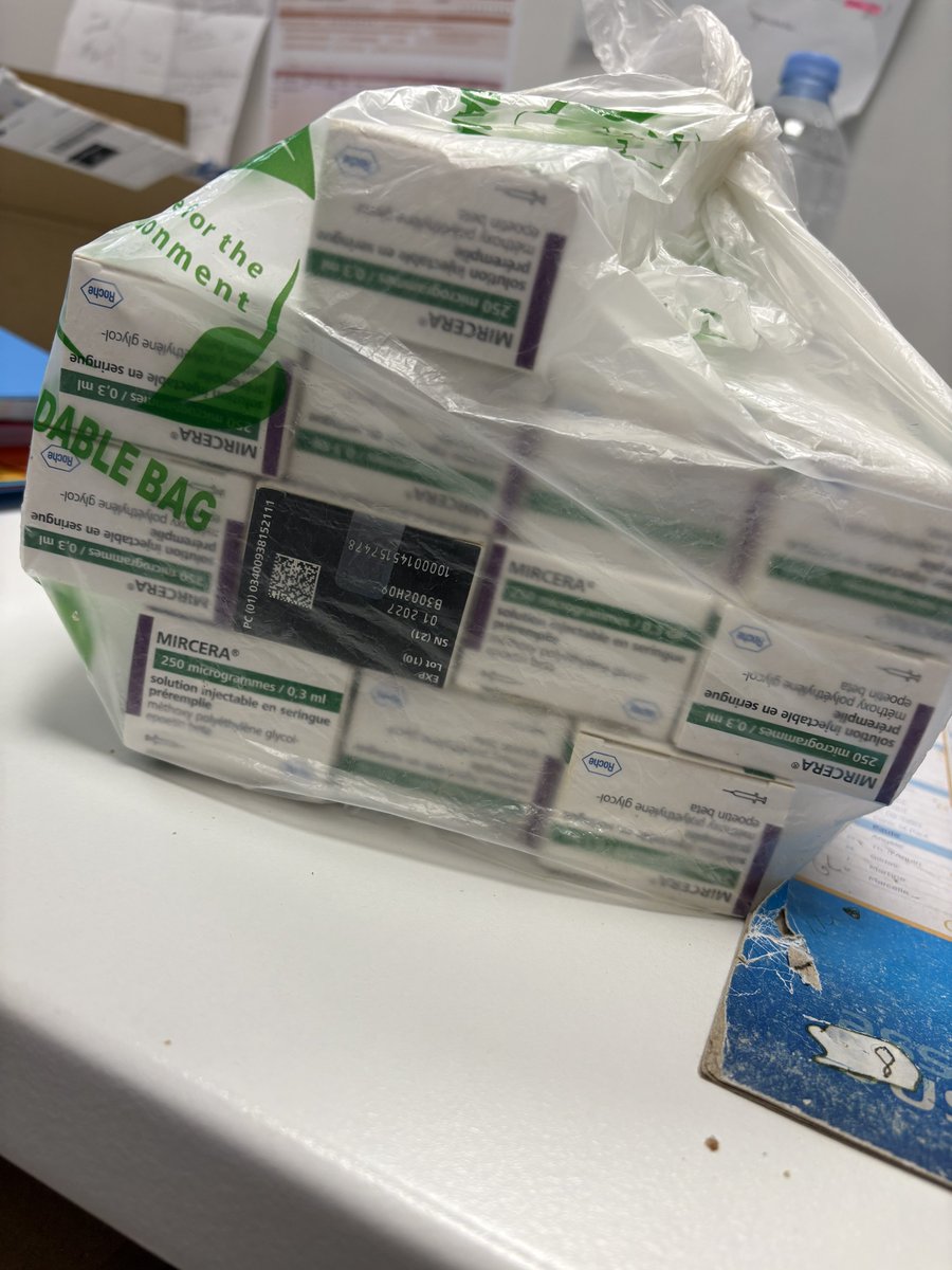 Claradrôle 🥱 tweet media