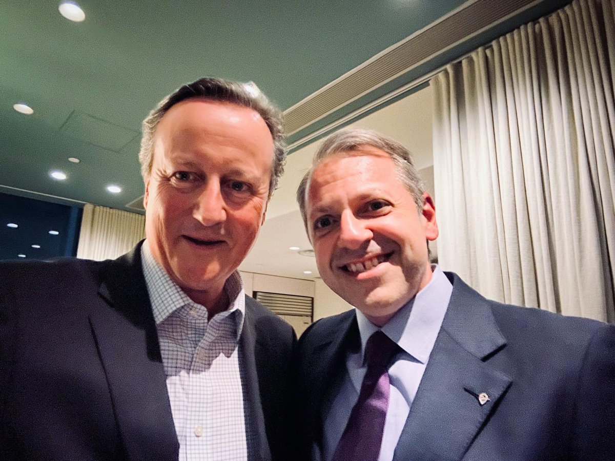 EV Cargo’s Executive Chairman Heath Zarin recently had the privilege of dining with the former UK Prime Minister The Rt Hon David Cameron to discuss key global trade and logistics topics.

As a leading global transport and logistics services provider it is crucial we engage with
