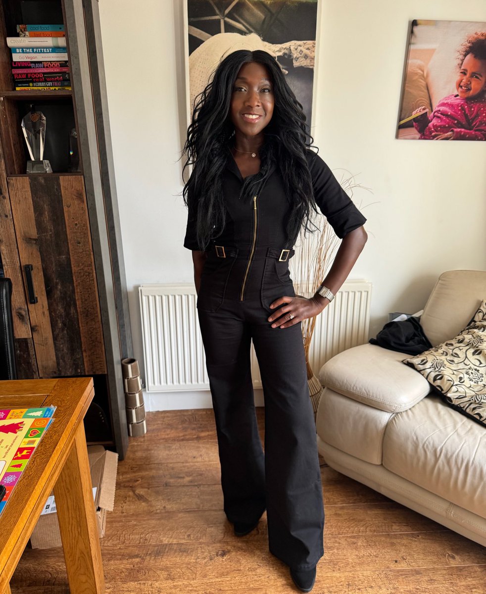 I couldn’t take it anymore, #RachelReeves tanking the economy further and blaming everybody else, so I decided to cheer myself up and try on clothes instead..!! #donnaida. They just won’t listen.. What did you make of her Spring Statement?