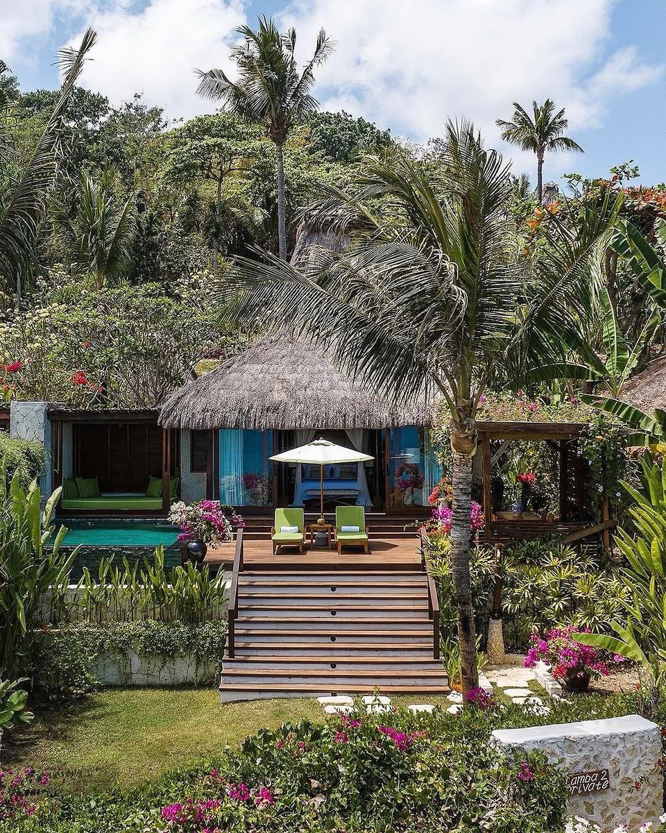 Nihihotels's tweet photo. The Lamba villas (Marangga Occys Left villas) are located within the midst of everything at @nihi. Leave through your own private garden and you’ll find yourself literally steps away from Ombak restaurant or The Boathhouse.
.
#nihigram @tanveerbadal https://t.co/w4PkLWzmt2