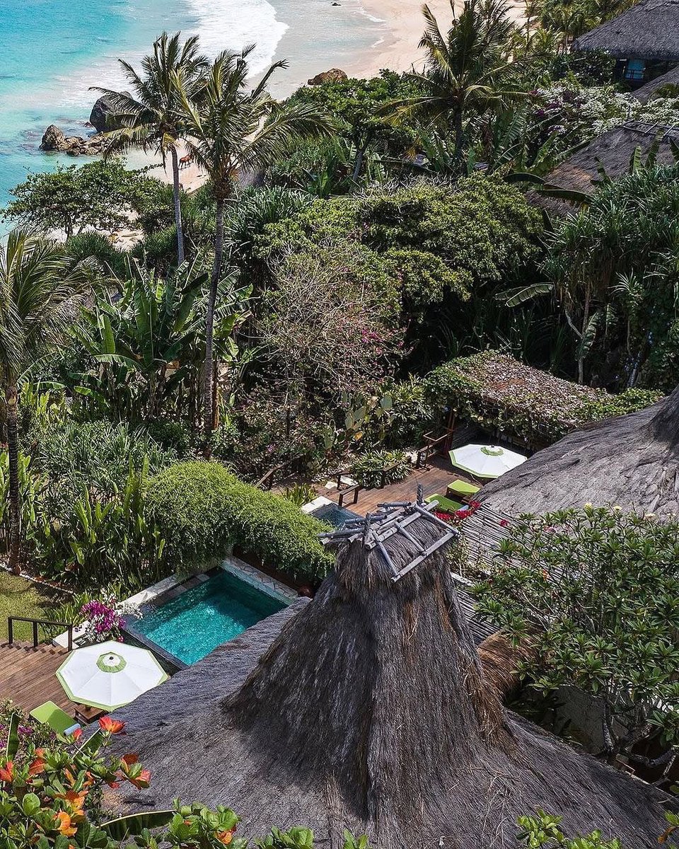 Nihihotels's tweet photo. The Lamba villas (Marangga Occys Left villas) are located within the midst of everything at @nihi. Leave through your own private garden and you’ll find yourself literally steps away from Ombak restaurant or The Boathhouse.
.
#nihigram @tanveerbadal https://t.co/w4PkLWzmt2