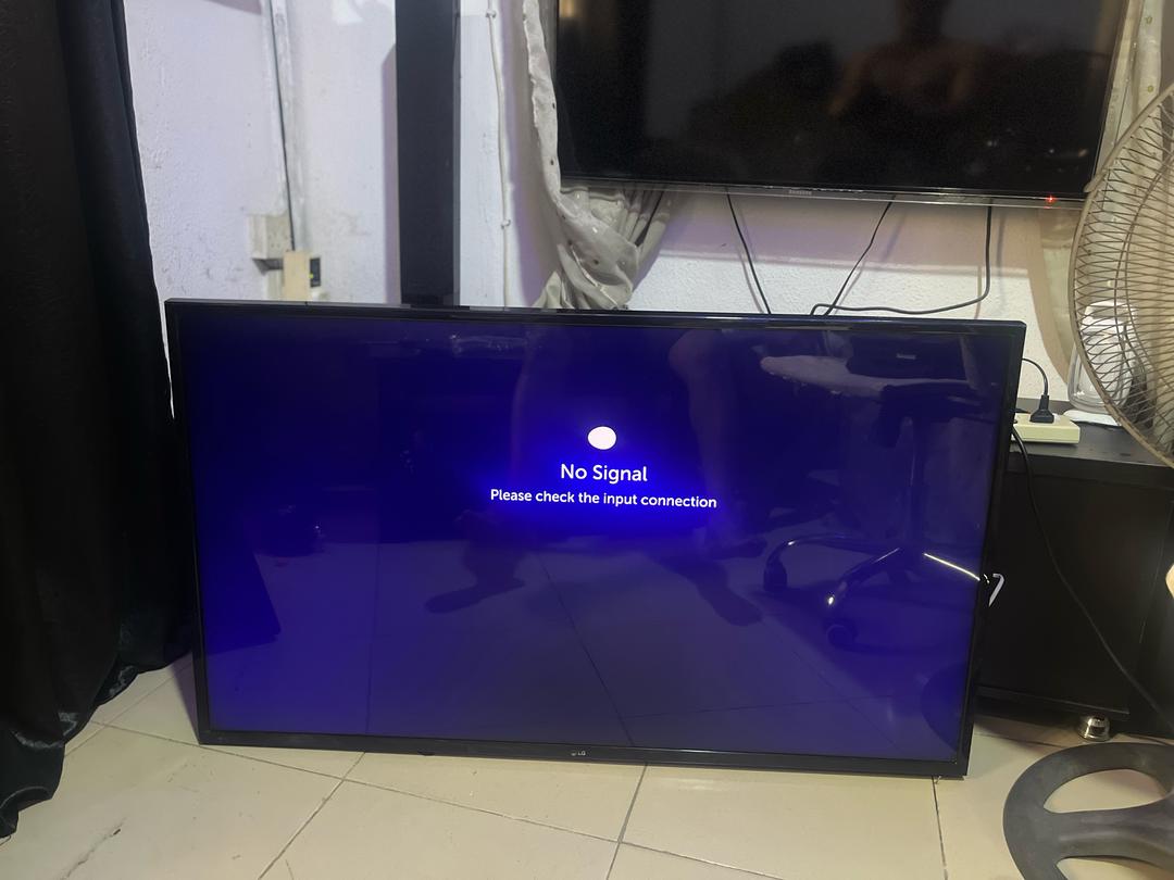 Available for sale
49inches LG smart tv.